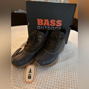 NWT Outdoor Women’s Field Duck Mid Boot Size 9